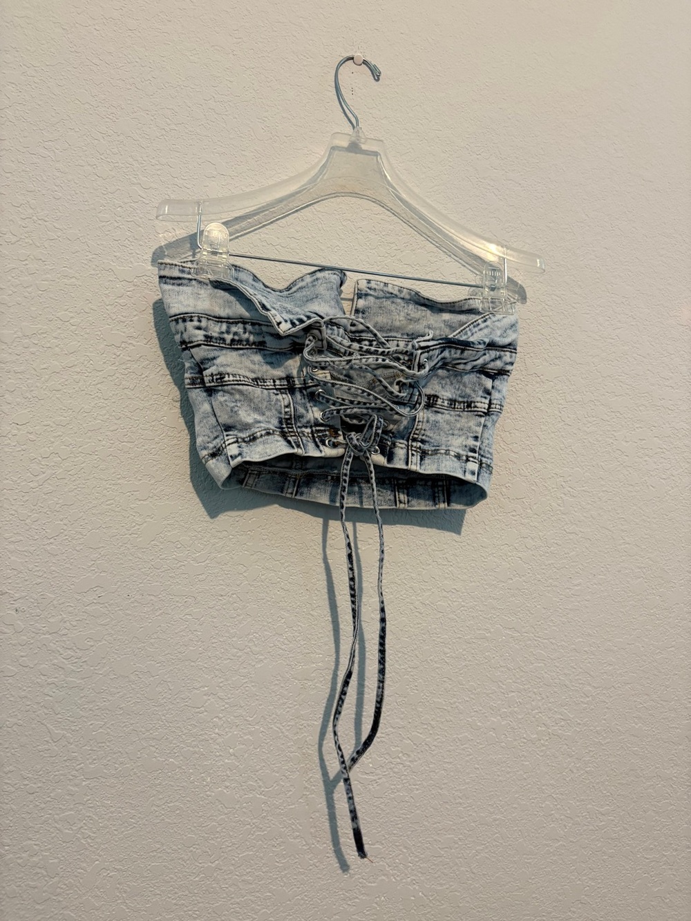 Lela Rose Acid Wash Denim Lace-Up Crop Top in Light Blue/Gray
